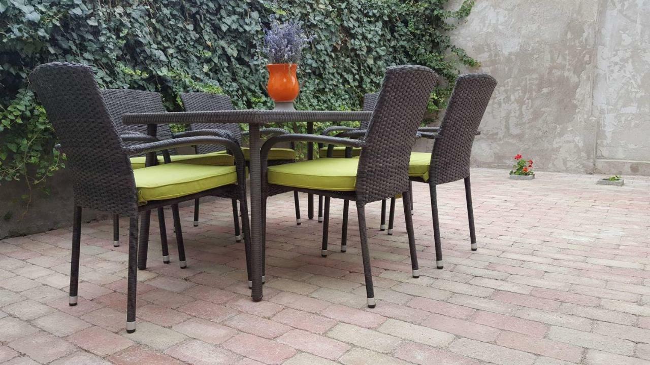 Apartment Jooremenyseg Vendeghaz Siklos