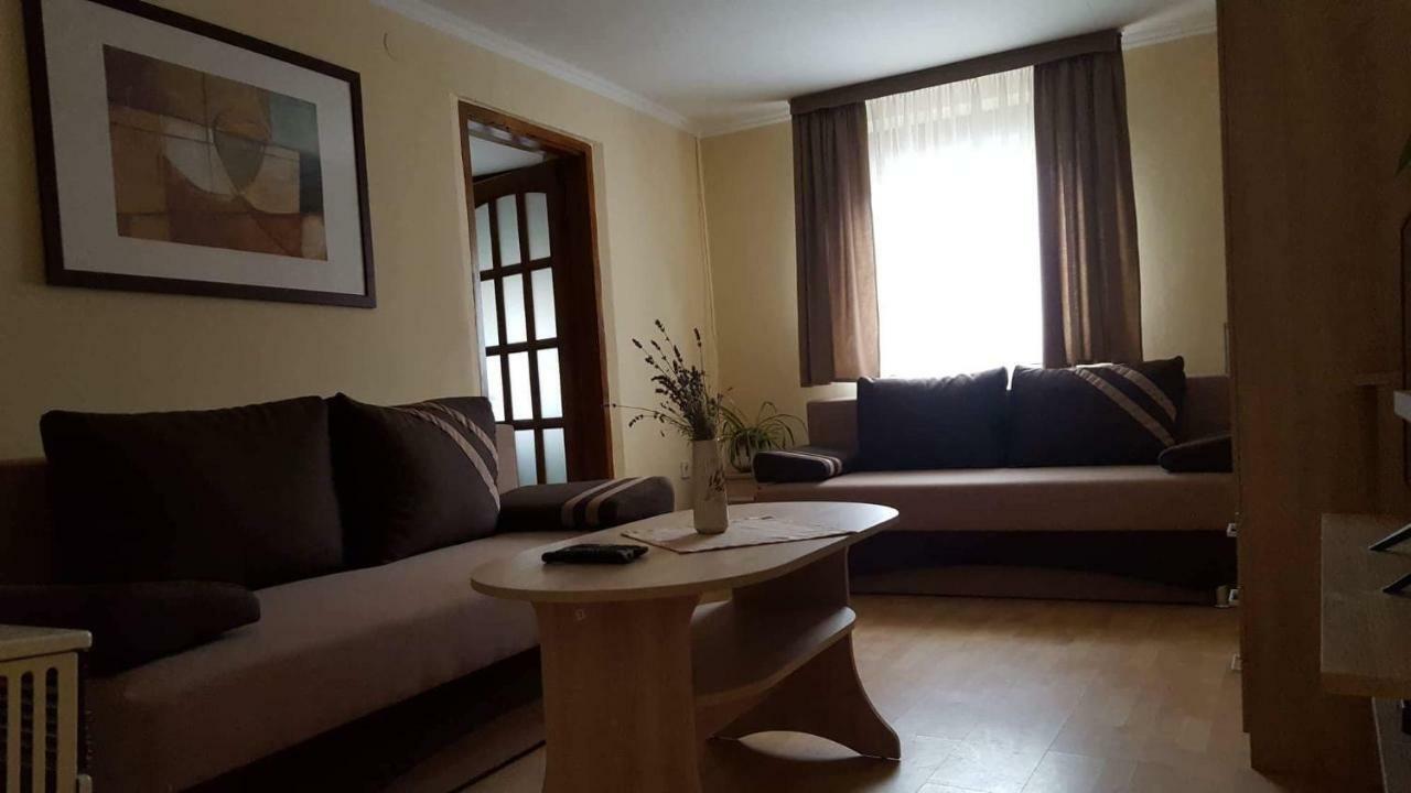 Apartment Jooremenyseg Vendeghaz *